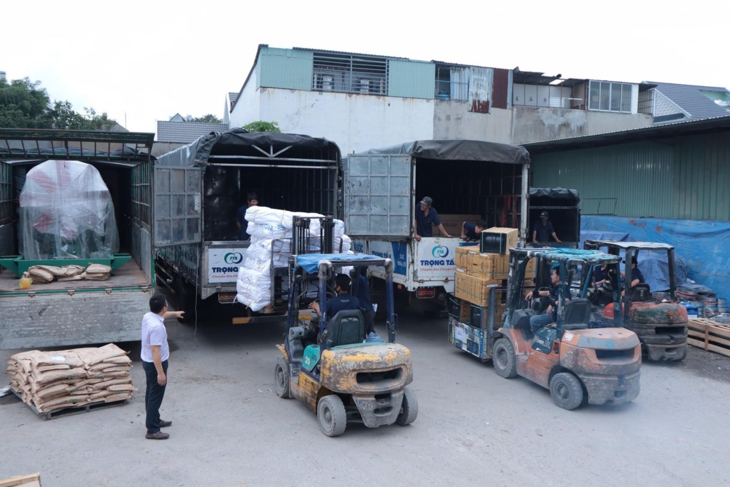 Gửi hàng vận chuyển Thủ Dầu Một Bình Dương giao phát ship đi Tam Kỳ Quảng Nam Chành nhà xe (2)
