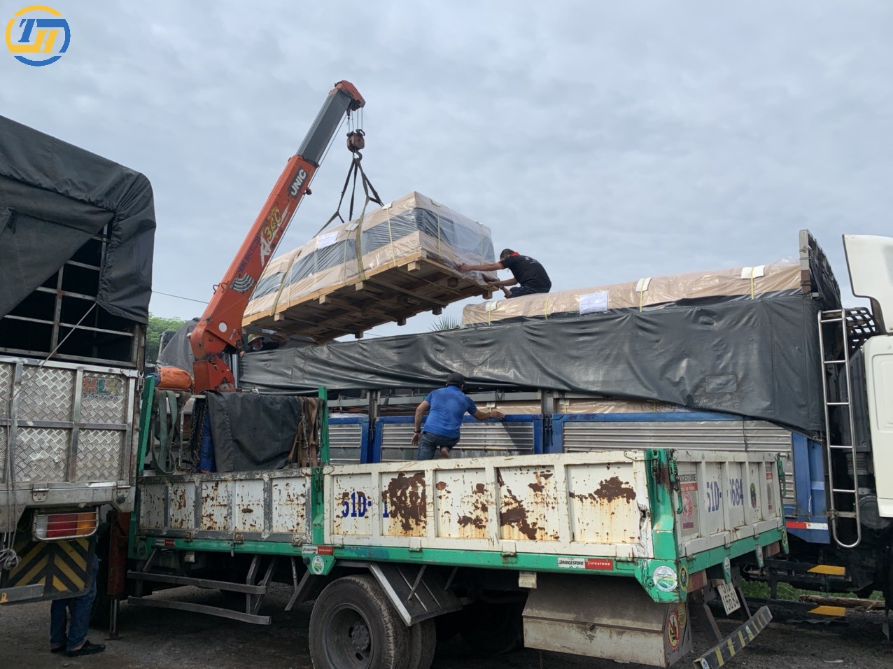Vận chuyển gửi hàng Hà Giang giao phát ship Hồ Chí Minh chành nhà xe (1)